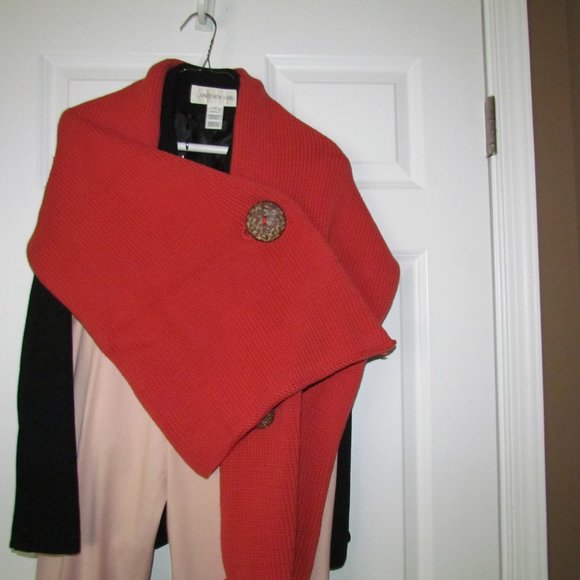 Luxury wrap/scarf - Picture 2 of 3